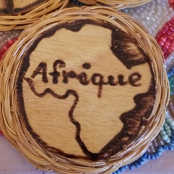 Vintage Handcrafted coasters with storing jar - Picture 4 of 8